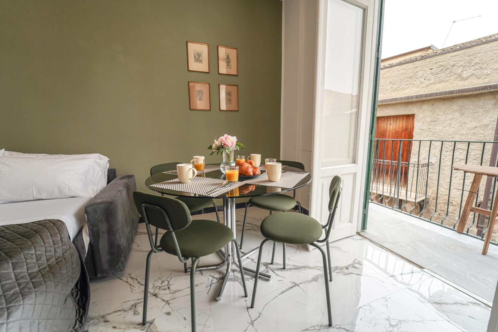 Quattro Canti 200 Mt- Salvia Apartment *